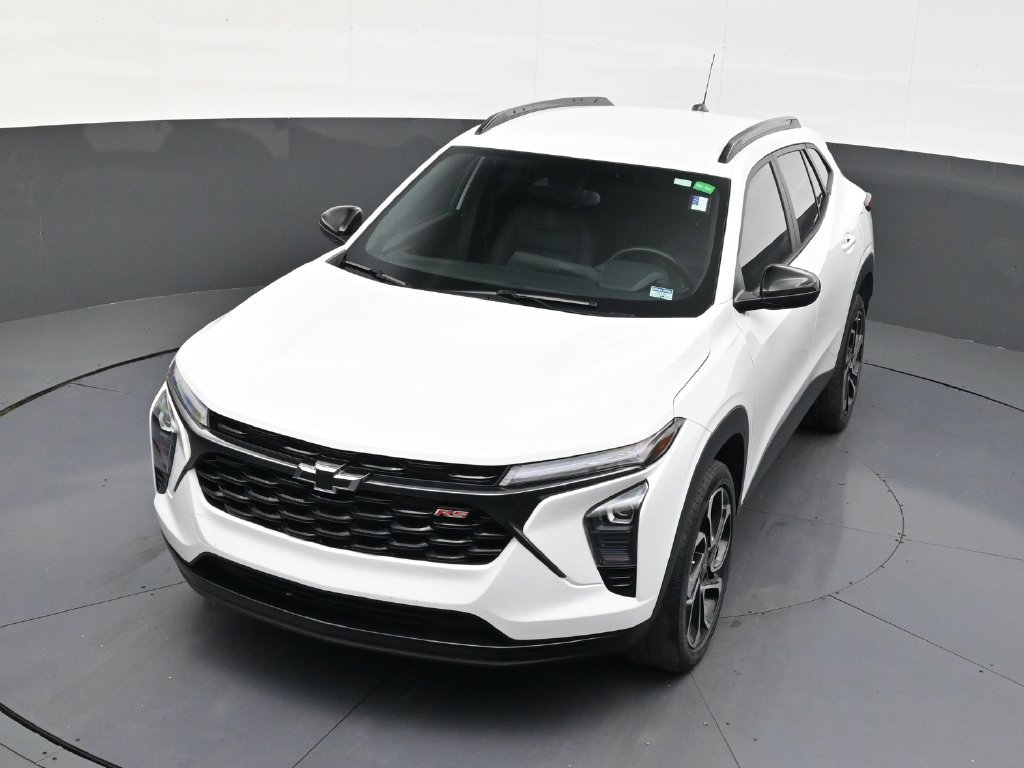 Used 2026 Chevrolet Trax RS w/ Sunroof Package FWD image 18
