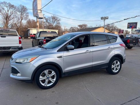Used 2014 Ford Escape SE image 2