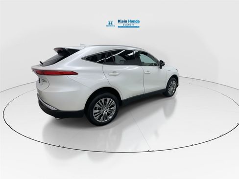 Used 2021 Toyota Venza XLE w/ Softex Package AWD/4WD image 2