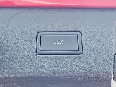 Certified 2024 Volkswagen Atlas SE image 16