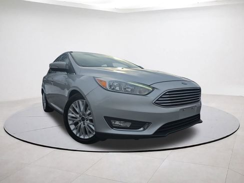 Certified 2018 Ford Focus Titanium image 9