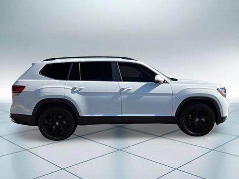 Used 2023 Volkswagen Atlas SE w/ Black Wheel Package AWD/4WD image 4