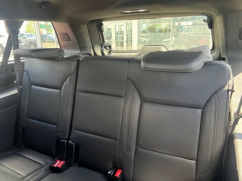 Used 2021 Chevrolet Suburban LT w/ LT Signature Package AWD/4WD image 23