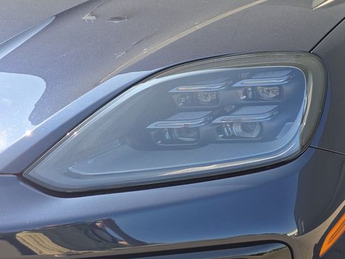 Certified 2026 Porsche Cayenne AWD/4WD image 18