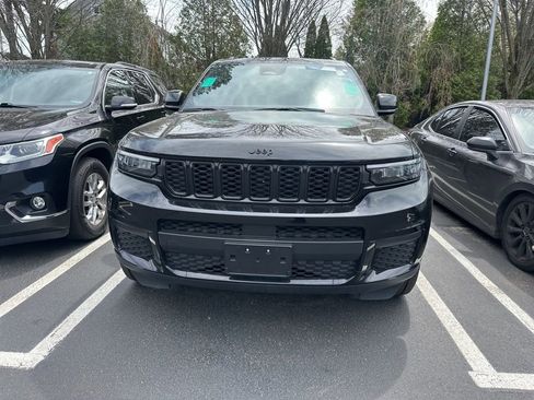 Used 2024 Jeep Grand Cherokee L Altitude image 2