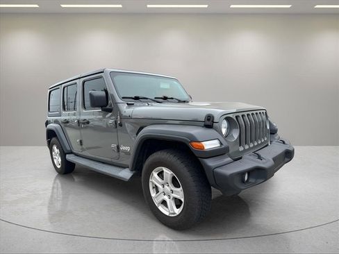 Used 2018 Jeep Wrangler Unlimited Sport S AWD/4WD image 3