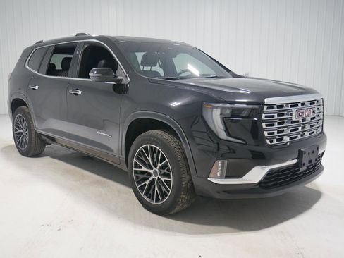 Used 2024 GMC Acadia Denali image 3