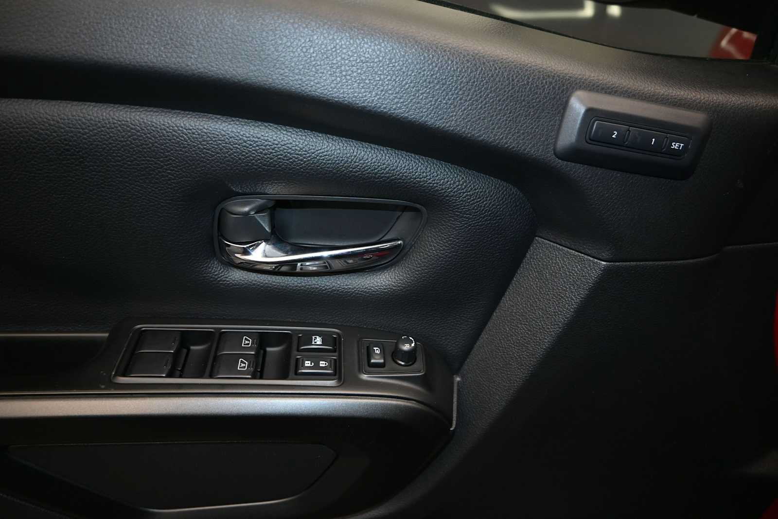 Used 2024 Nissan Titan PRO-4X w/ Pro-4x Convenience Package AWD/4WD image 18