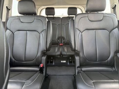 Used 2023 Jeep Grand Cherokee L Limited AWD/4WD image 19