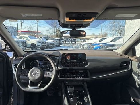 Used 2021 Nissan Rogue SL w/ Premium Package image 19