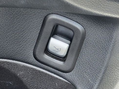 Used 2015 Mercedes-Benz C 300 Sedan image 35