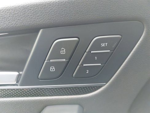 Used 2023 Audi SQ5 Prestige w/ Prestige Package image 33