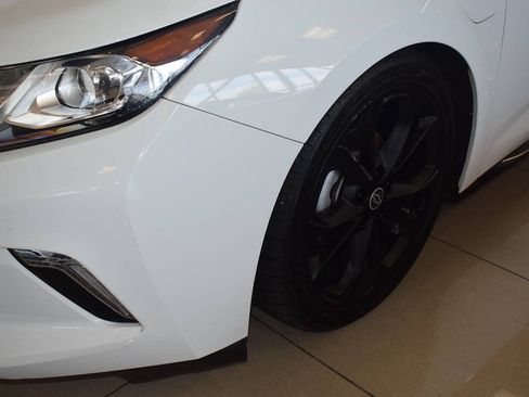 Used 2018 Chevrolet Volt LT FWD image 4