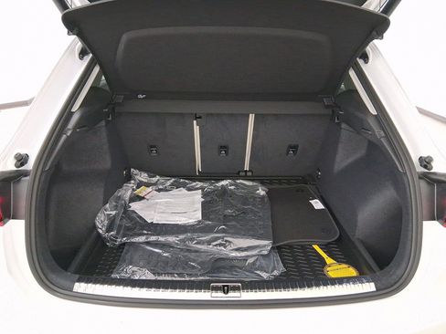 Used 2025 Audi Q3 2.0T Premium w/ Convenience Package AWD/4WD image 24