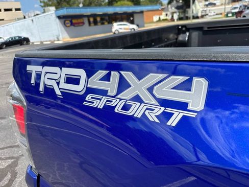 Used 2022 Toyota Tacoma TRD Sport AWD/4WD image 14