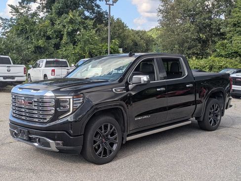 Used 2024 GMC Sierra 1500 Denali w/ Technology Package AWD/4WD image 5
