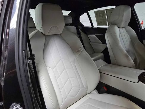 Used 2024 BMW 530i xDrive w/ Convenience Package image 23