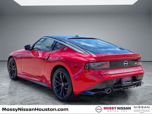 Certified 2025 Nissan Z Performance w/ Floor Mat Package RWD image 2