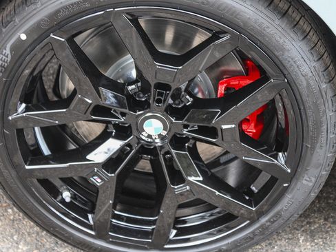 New 2026 BMW 330i Sedan w/ M Sport Package RWD image 9
