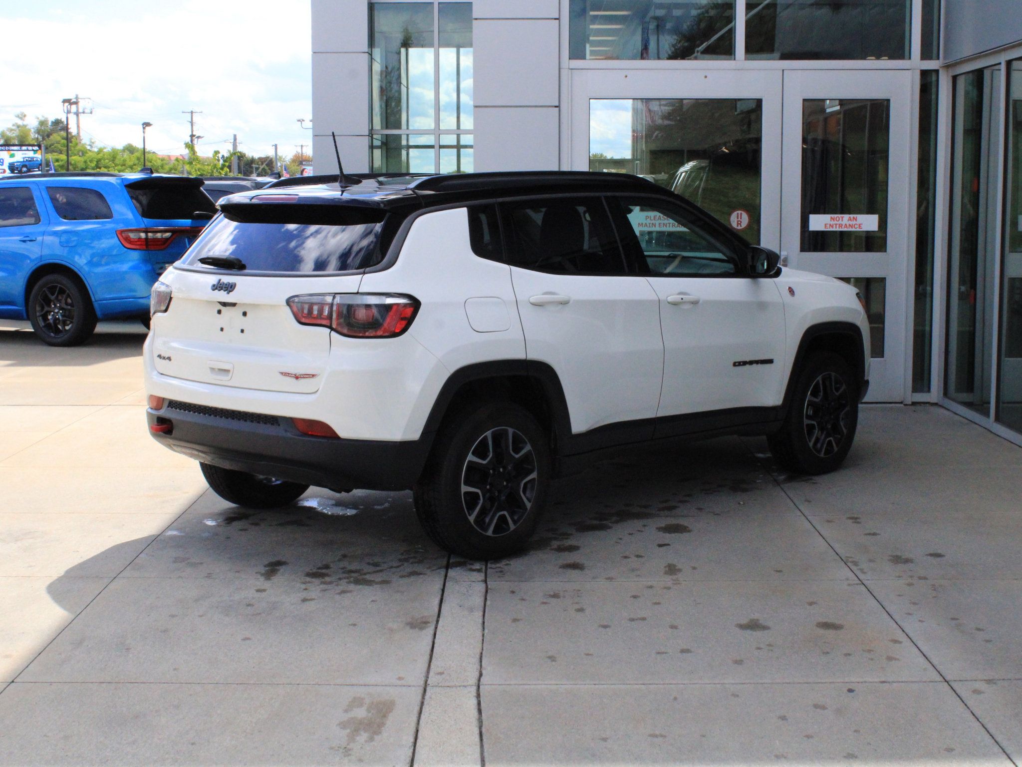 Used 2018 Jeep Compass Trailhawk w/ Cold Weather Group AWD/4WD image 6