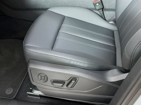 Used 2025 Audi Q5 Premium Plus AWD/4WD image 9