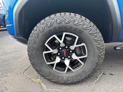 Certified 2024 GMC Canyon AT4X image 12