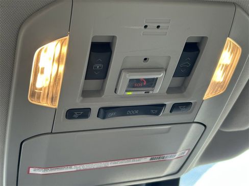 Certified 2022 Toyota Highlander Platinum image 21