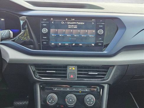 Used 2023 Volkswagen Taos SE w/ Panoramic Sunroof Package FWD image 11