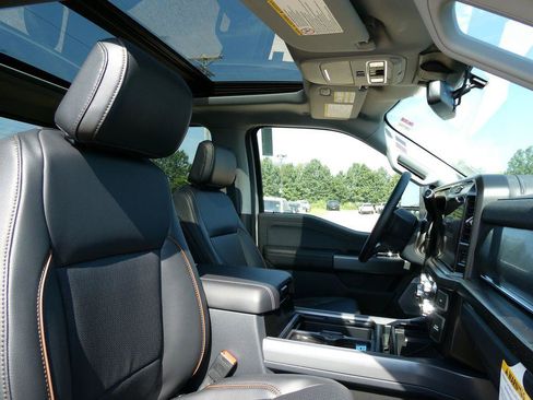 New 2026 Ford F250 Lariat w/ Black Appearance Package AWD/4WD image 10