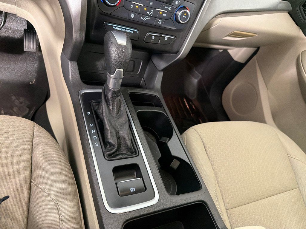 Used 2017 Ford Escape SE FWD image 18