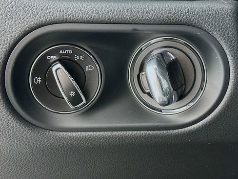 New 2026 Porsche Macan AWD/4WD image 13