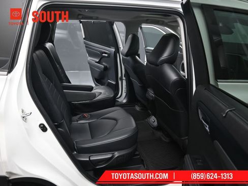 Used 2022 Toyota Highlander XLE image 35