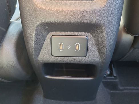 Used 2025 Hyundai Venue Limited image 13