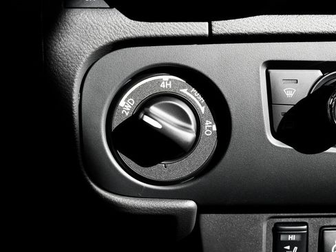 New 2026 Nissan Frontier PRO-4X w/ Pro-4x Convenience Package image 21