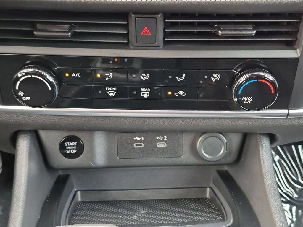 Used 2024 Nissan Rogue S AWD/4WD image 24