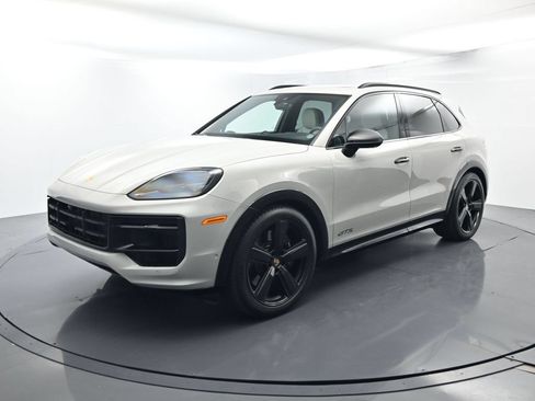 Certified 2026 Porsche Cayenne GTS AWD/4WD image 1