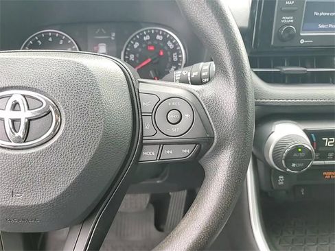 Used 2021 Toyota RAV4 XLE image 14