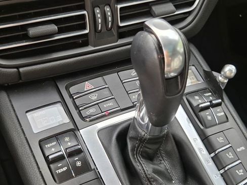 Used 2021 Porsche Macan AWD/4WD image 28
