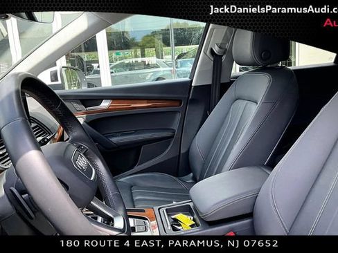 Used 2022 Audi Q5 2.0T Premium Plus w/ Premium Plus Package AWD/4WD image 17