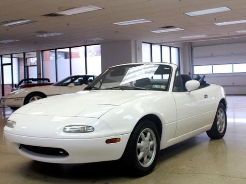 Used 1990 MAZDA MX-5 Miata image 2