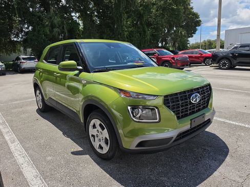 Used 2020 Hyundai Venue SE FWD image 1