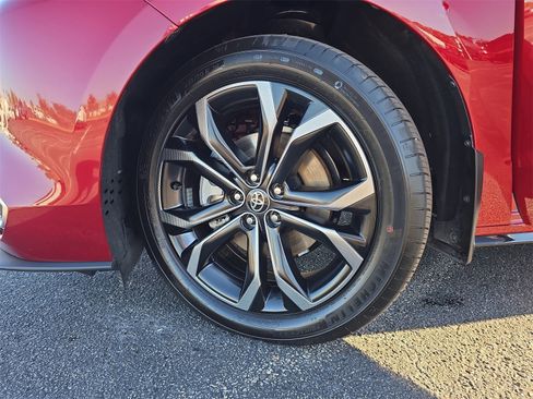 Used 2025 Toyota Sienna Platinum image 31