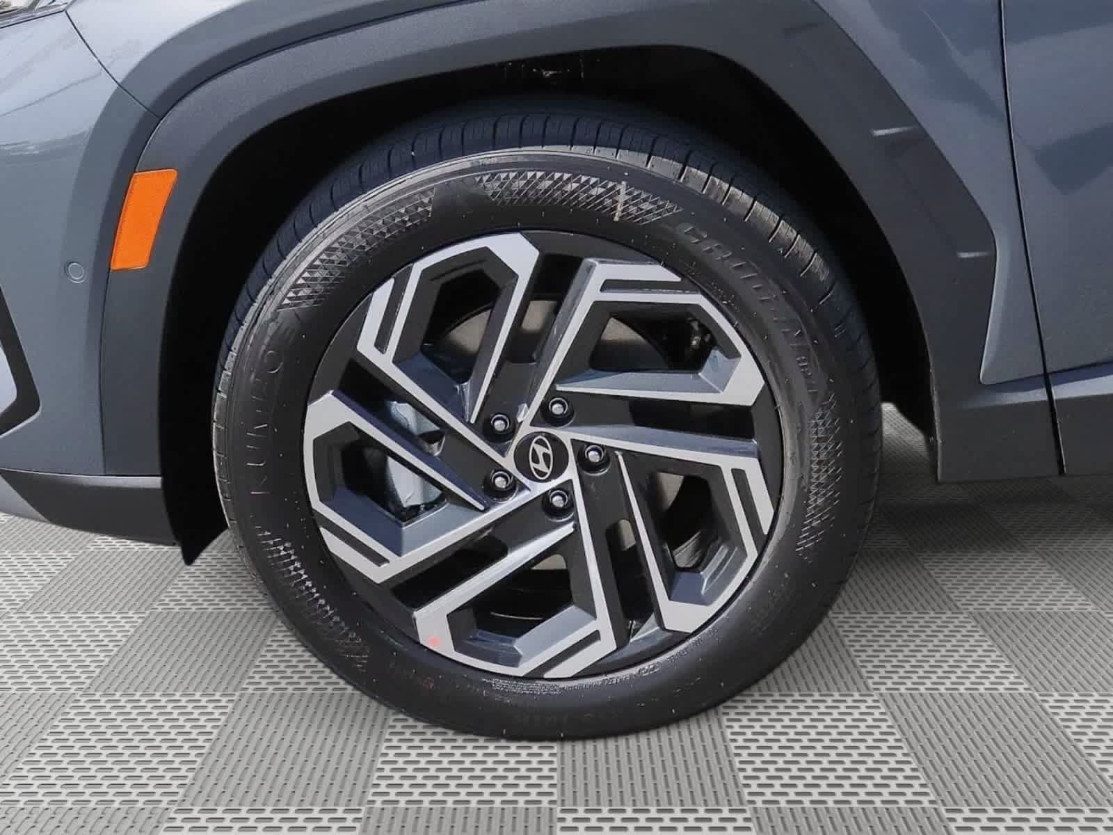 New 2026 Hyundai Tucson Limited FWD image 14