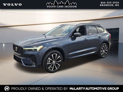 Used 2024 Volvo XC60 B5 Plus image 7