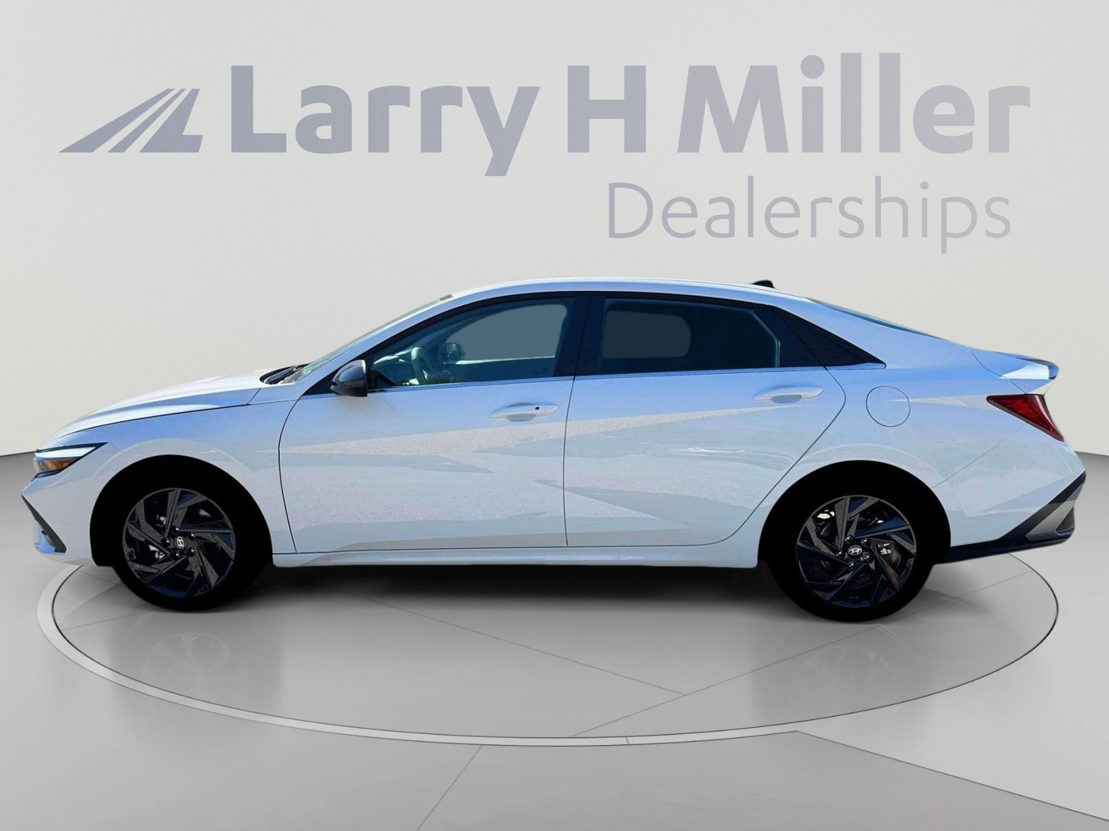 New 2026 Hyundai Elantra SEL Sport Premium FWD image 3