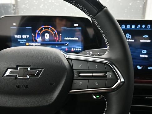 New 2026 Chevrolet Traverse Z71 w/ Enhanced Driving Package AWD/4WD image 17