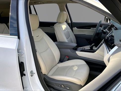 Used 2024 Cadillac XT6 Premium Luxury w/ LPO, Floor Liner Package image 21
