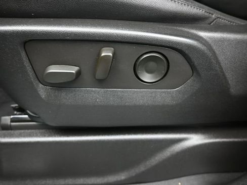 Used 2021 Chevrolet Tahoe Z71 w/ Rear Media and Nav Package image 33