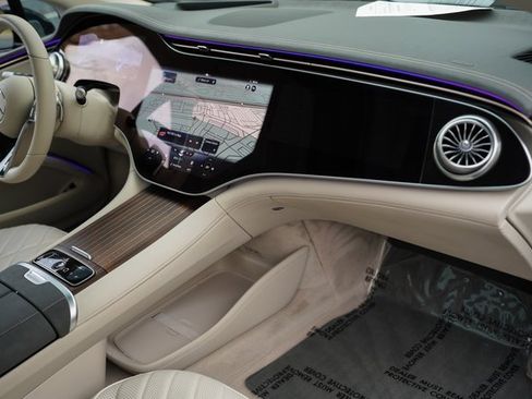 Used 2022 Mercedes-Benz EQS 580 580 image 21