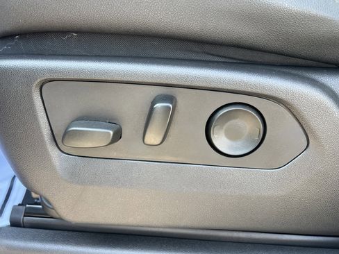 Used 2022 Chevrolet Silverado 1500 ZR2 w/ Technology Package image 16